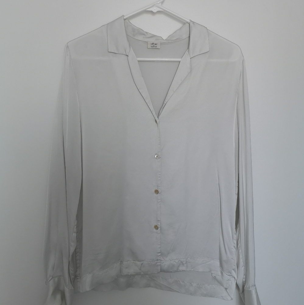 Aritzia Wildfred Button-up long-sleeve blouse